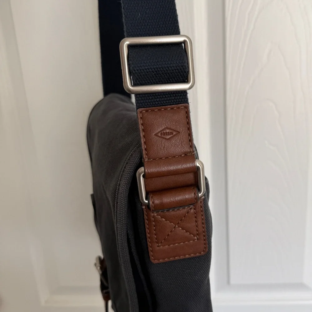 Fossil Davis NS City Messenger Crossbody Bag Navy